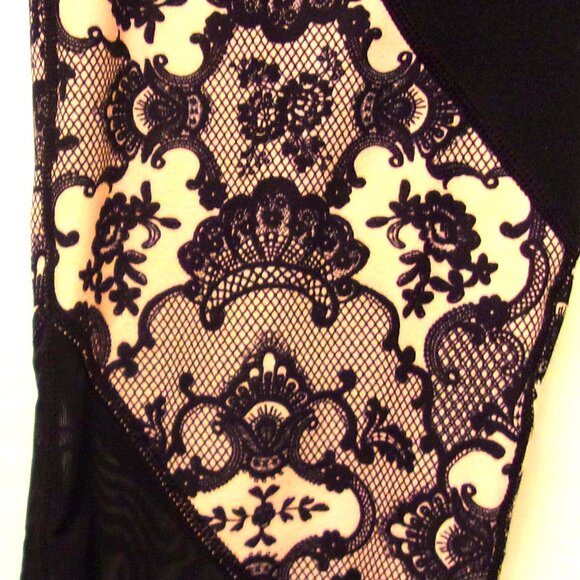 Pre-Owned Ladies Black Fabletics Capris Size Large in Excellent Condition - Picture 5 of 8